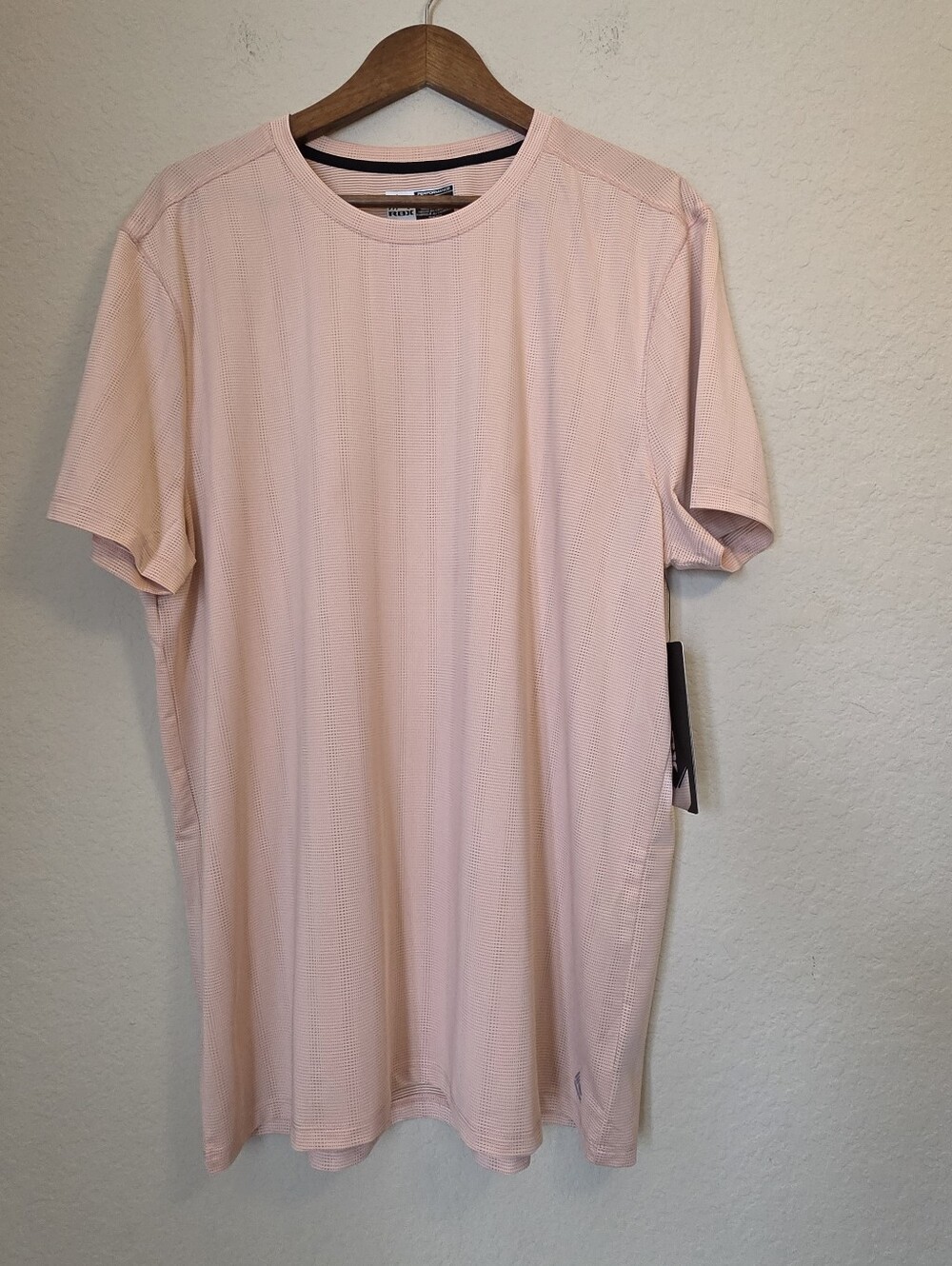 NWT RBX Performance T-Shirt Mens XL Light Pink Activewear Breathable Tee